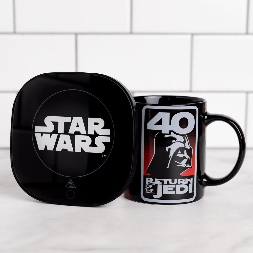 Uncanny Brands Mandalorian Grogu Mug Warmer wit h Molded Mug 