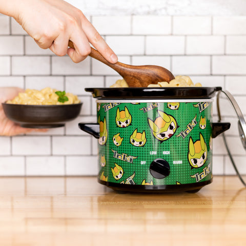 Uncanny Brands Hello Kitty 2qt Slow Cooker - Cook With Hello Kitty 